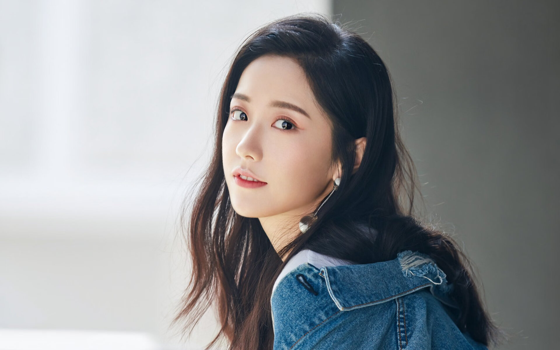 西亚卡姆轰生涯新高统治力尽显，奇才苦战加时擒鹰获关键一胜