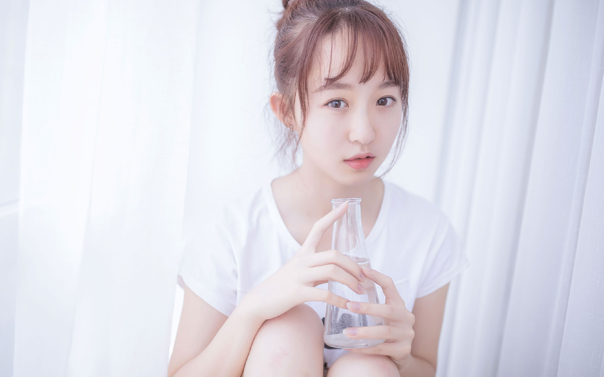 暴雨将至，他是唯一的风暴眼